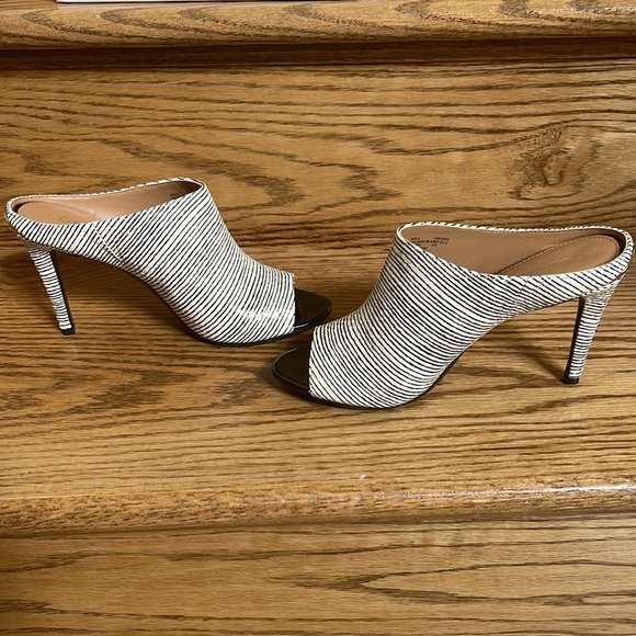 NIB Calvin Klein Black/White Perp Toe Shoe - Picture 5 of 9